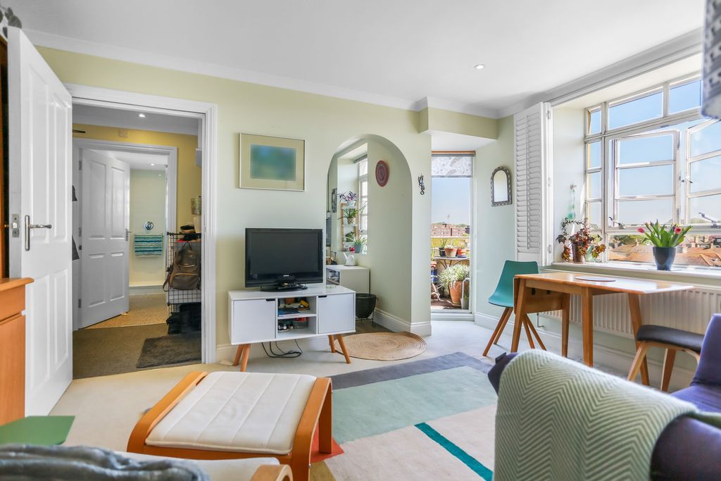 Property photo 3 of 13