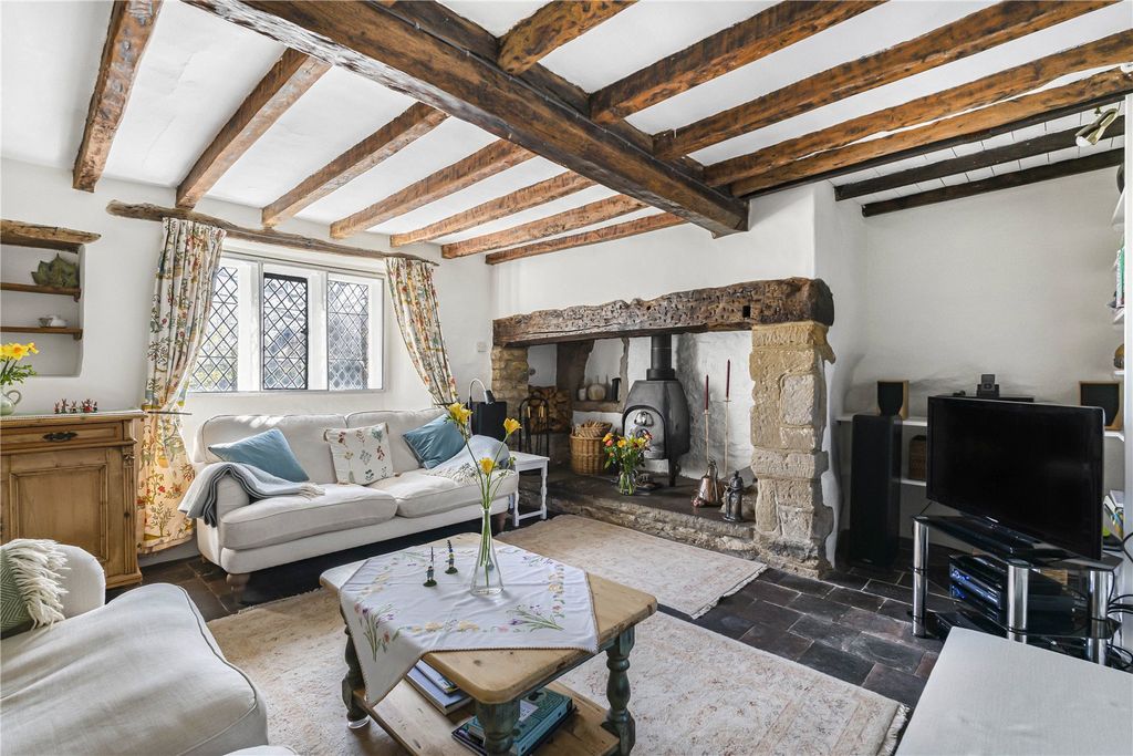 Property photo 2 of 14 Sitting Room