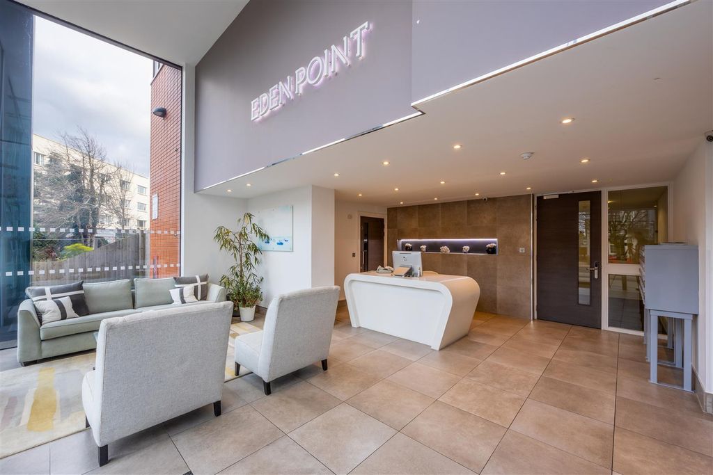 Property photo 2 of 18 Receptionjpg