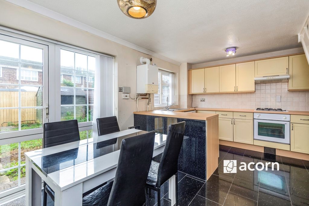 Property photo 1 of 10 Kitchen