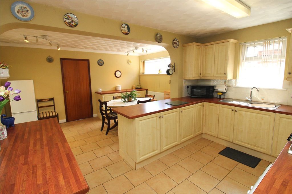Property photo 3 of 17 Picture No. 11