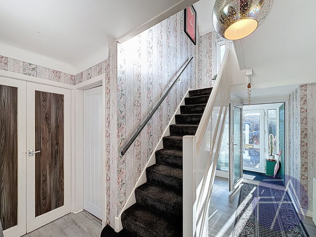 Property photo 2 of 38 4768883