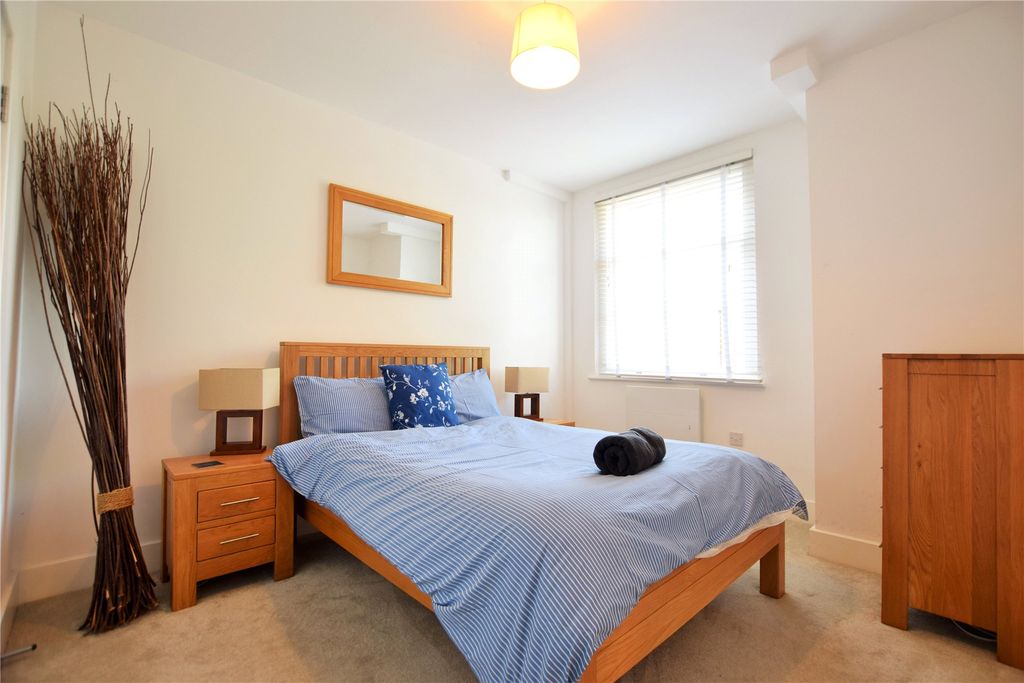 Property photo 3 of 6 Bedroom