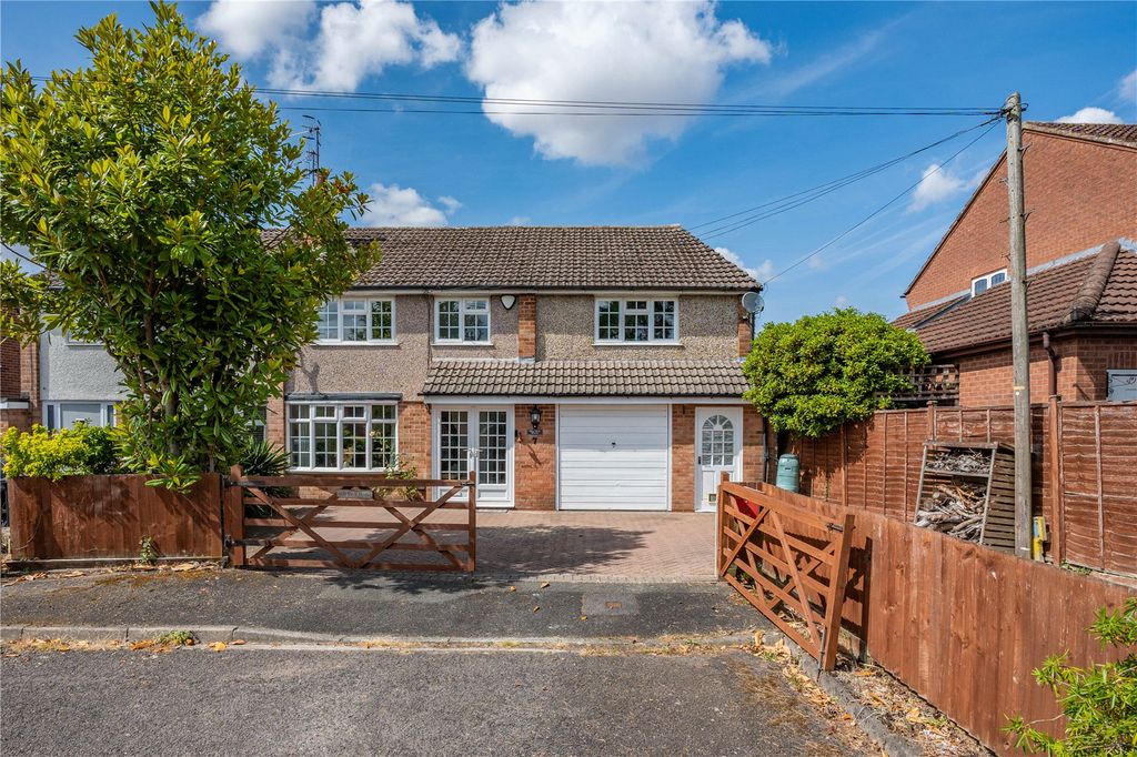 Property photo 1 of 33 Picture No. 15