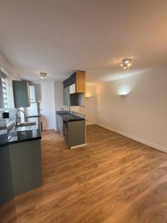 Property photo 1 of 6 2 Bed Flat To Rent Cardiff Road, Luton Lu1