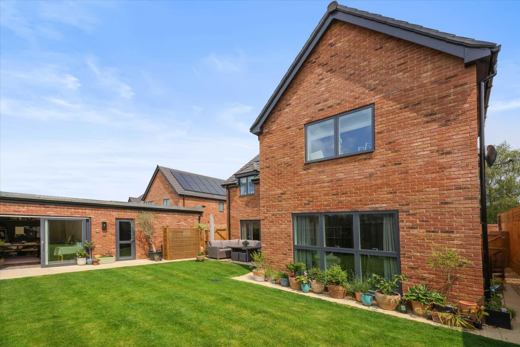 Property photo 2 of 26 Image