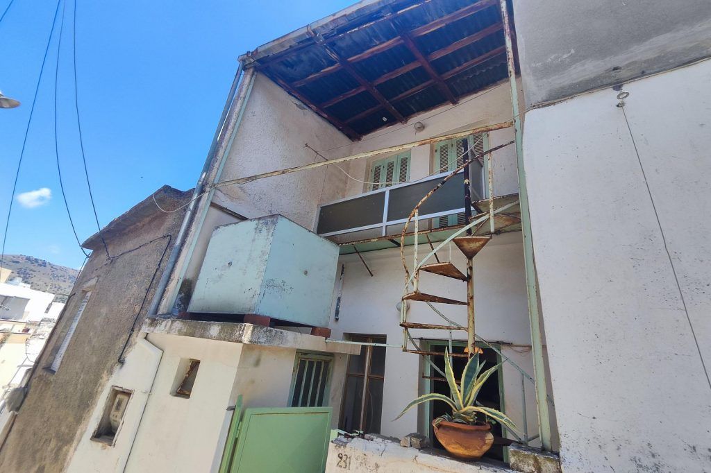 Property photo 1 of 11