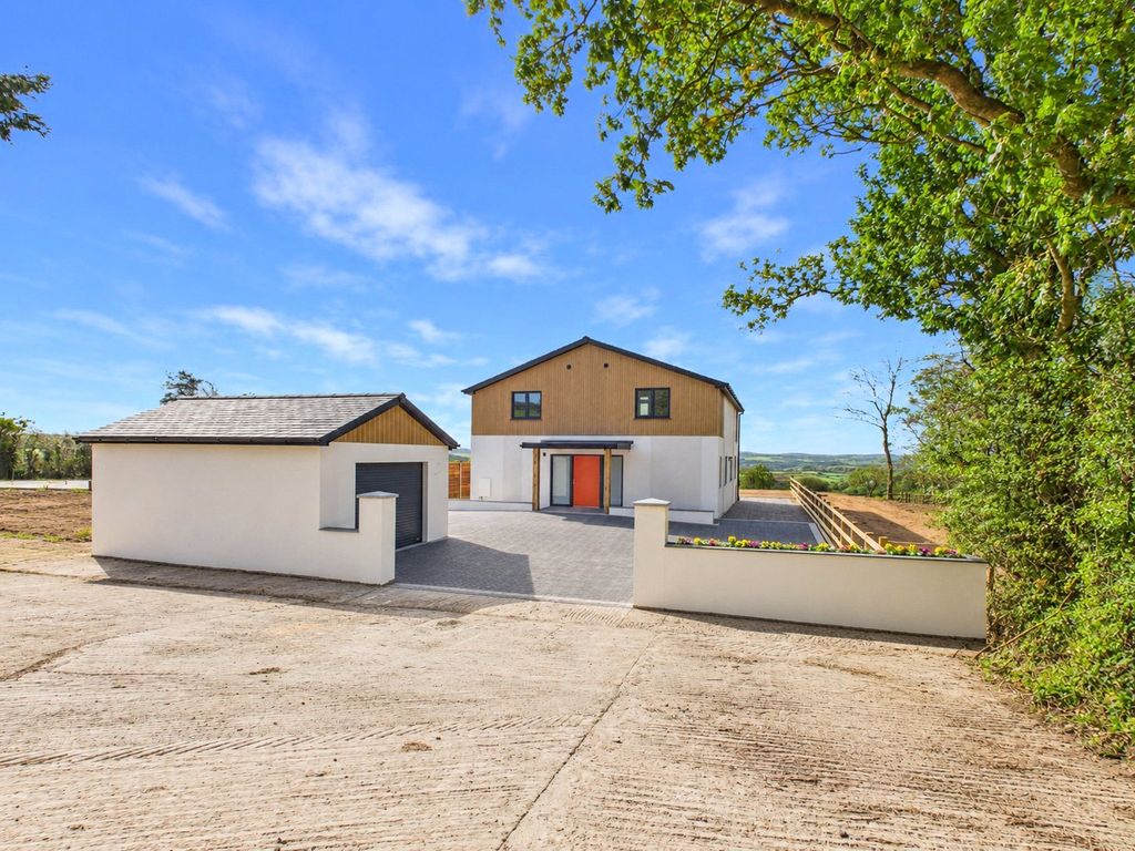 Property photo 2 of 17 Picture No. 20