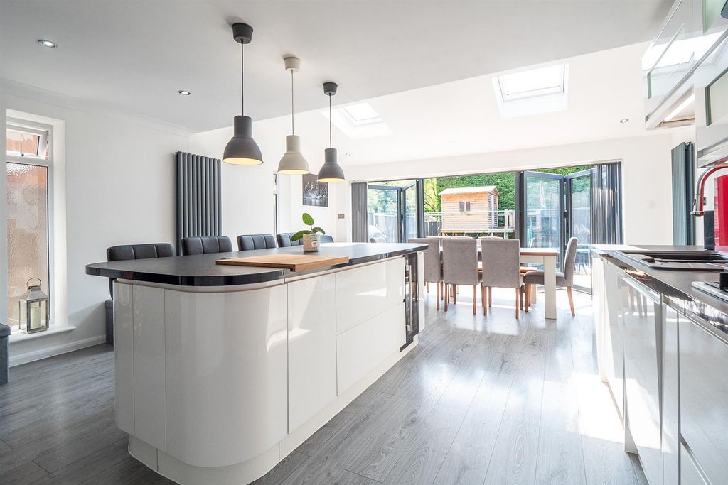 Property photo 2 of 25 Kitchen-Breakfast Room-2.Jpg