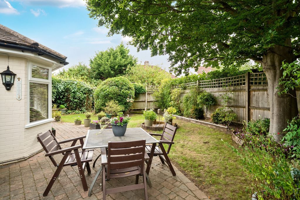 Property photo 3 of 18 Garden