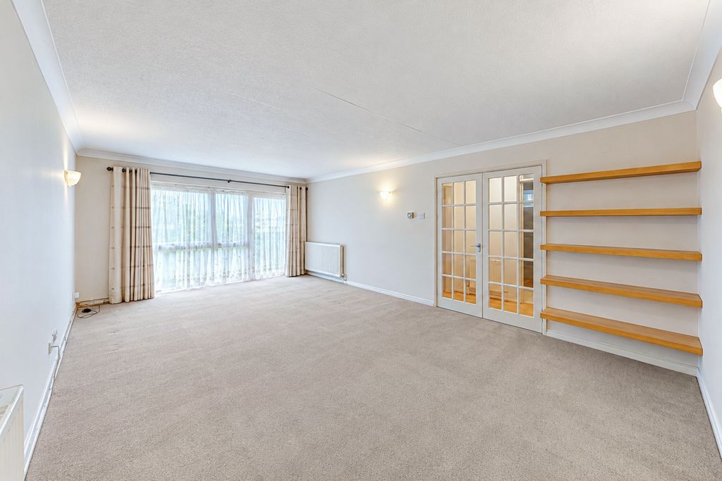 Property photo 3 of 16 5594773
