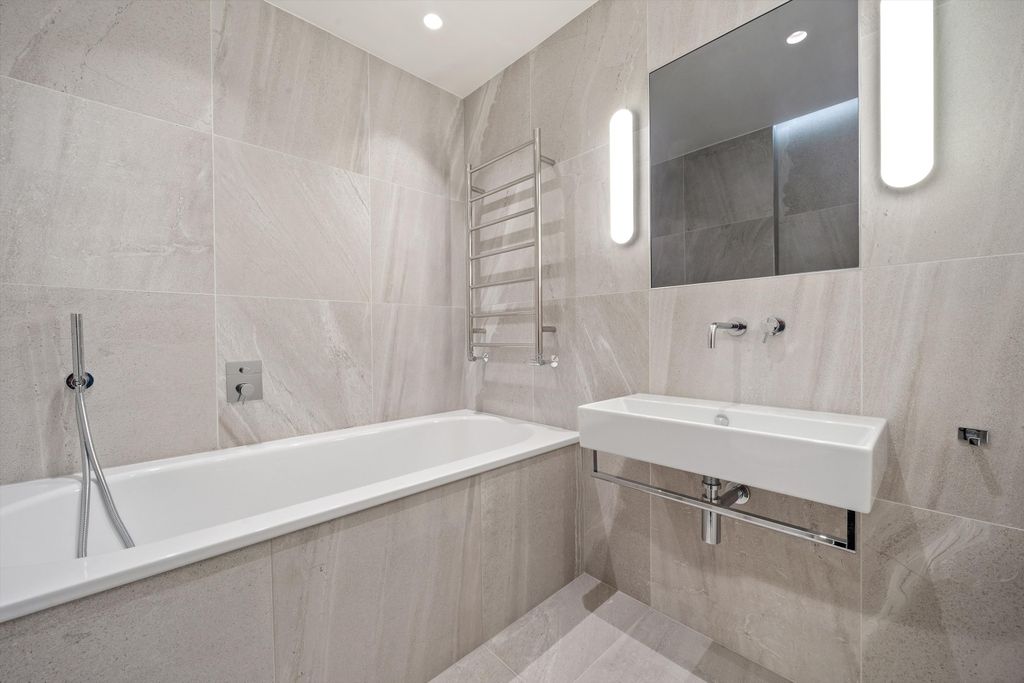 Property photo 2 of 10 Image