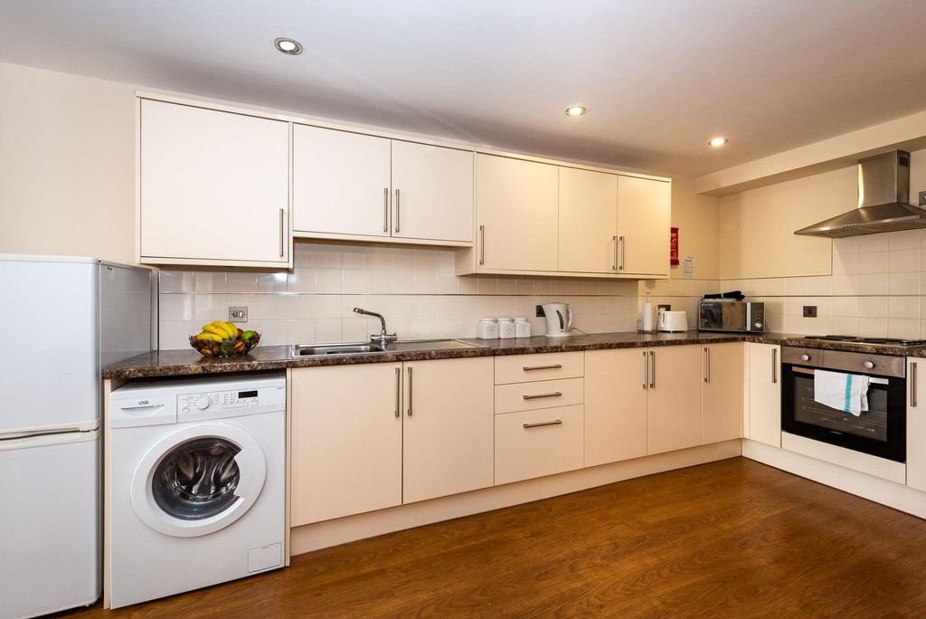 Property photo 1 of 1 Cover