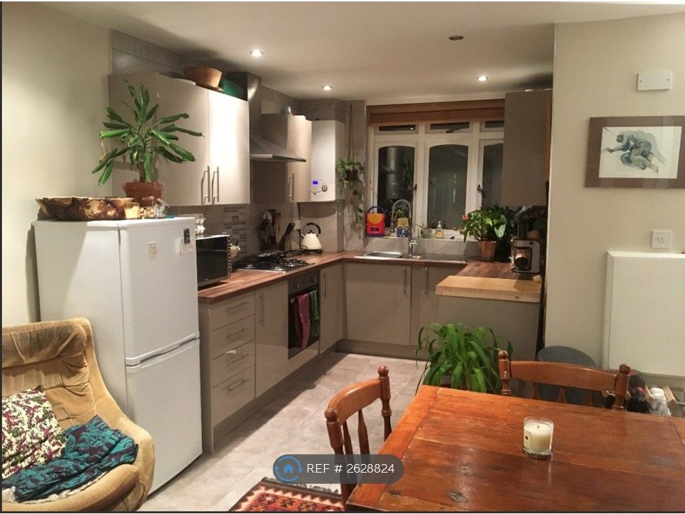 Property photo 1 of 14 Kitchen Area