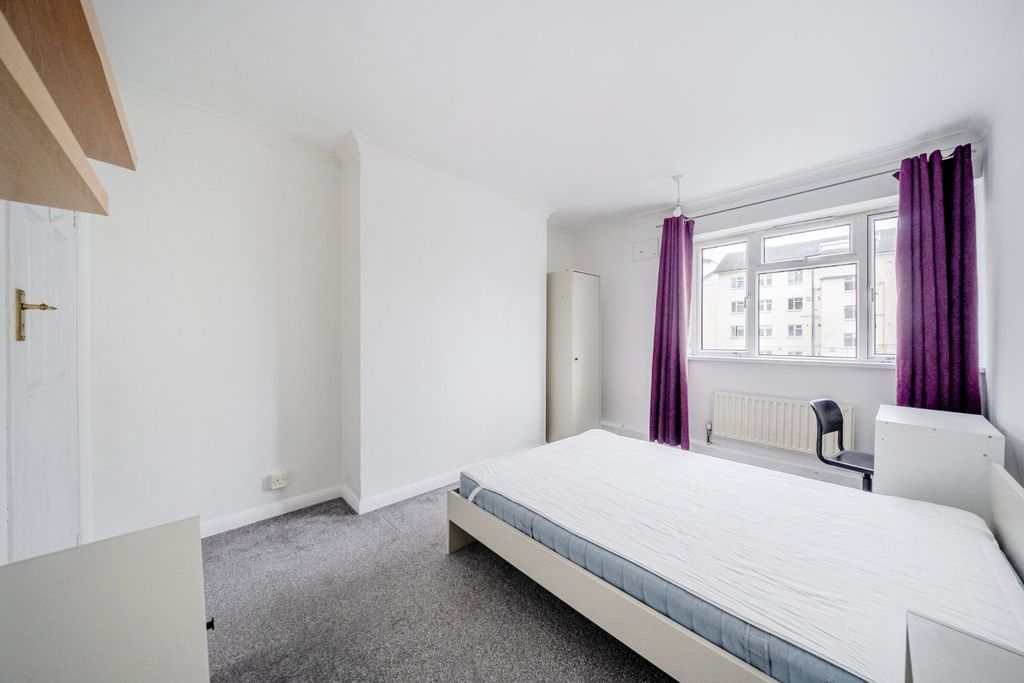 Property photo 3 of 8 Picture No. 11