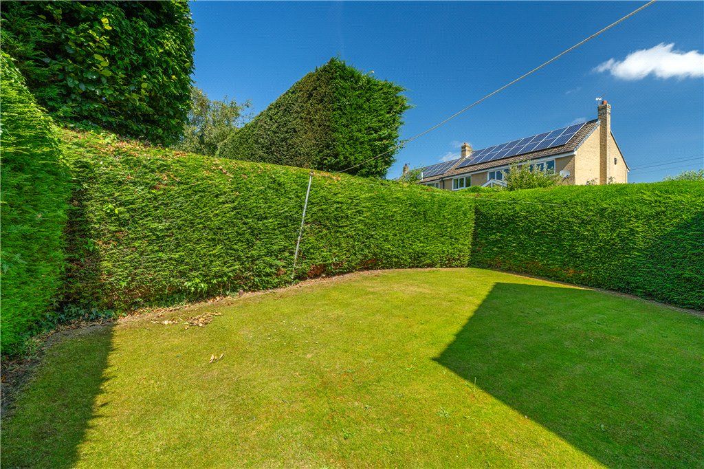 Property photo 2 of 16 Garden