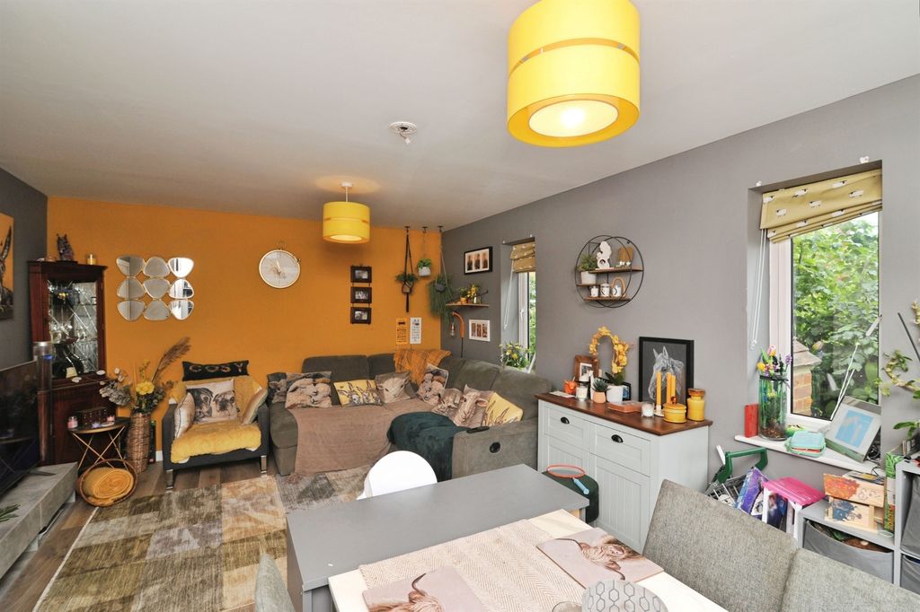 Property photo 3 of 43