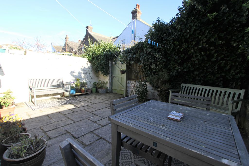 Property photo 2 of 22