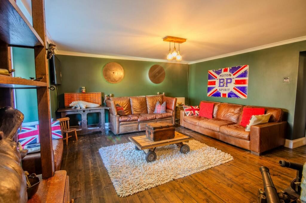 Property photo 2 of 28