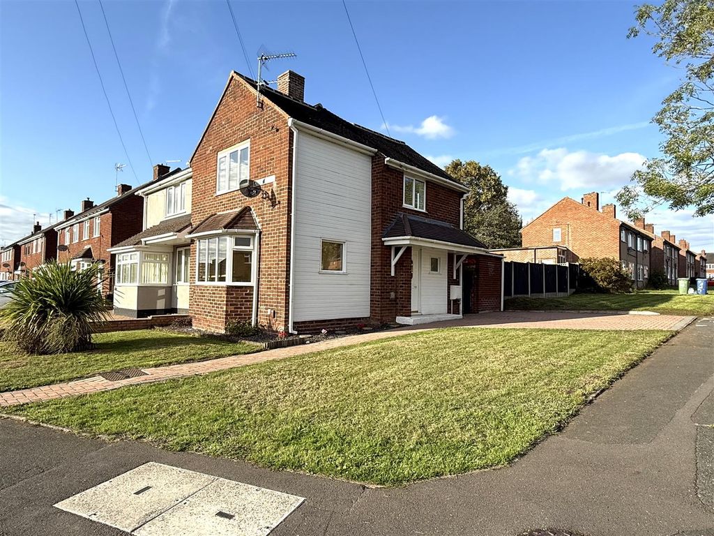 Property photo 2 of 23 72 Ascot.Jpeg