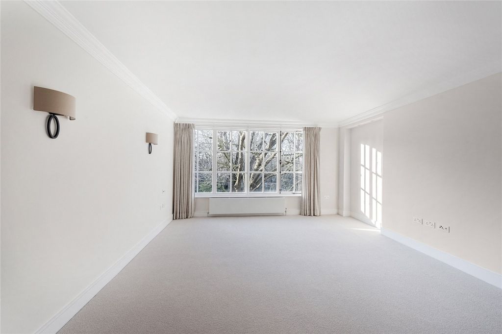 Property photo 2 of 8 Reception Room