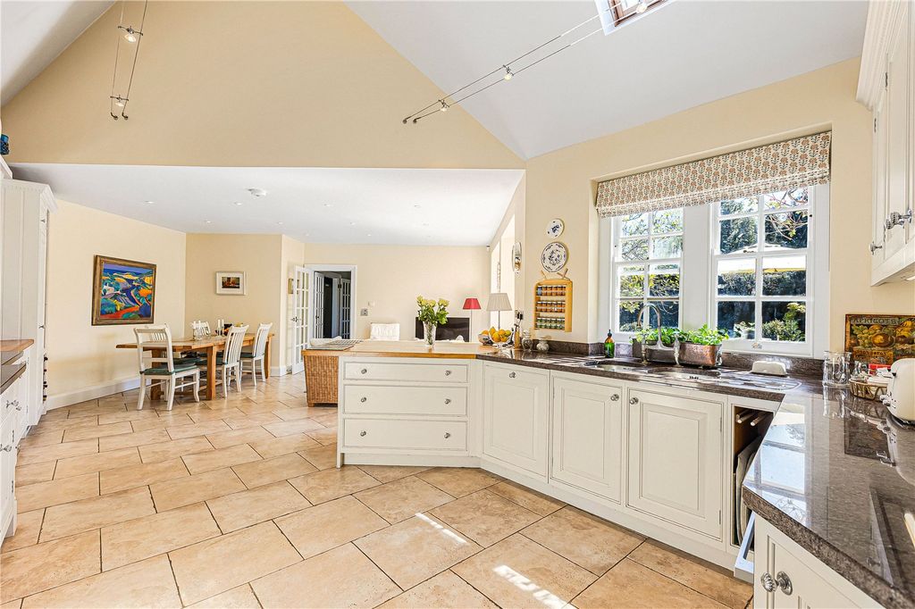 Property photo 2 of 28 Picture No. 53