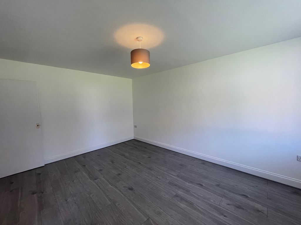 Property photo 3 of 10 Living Room