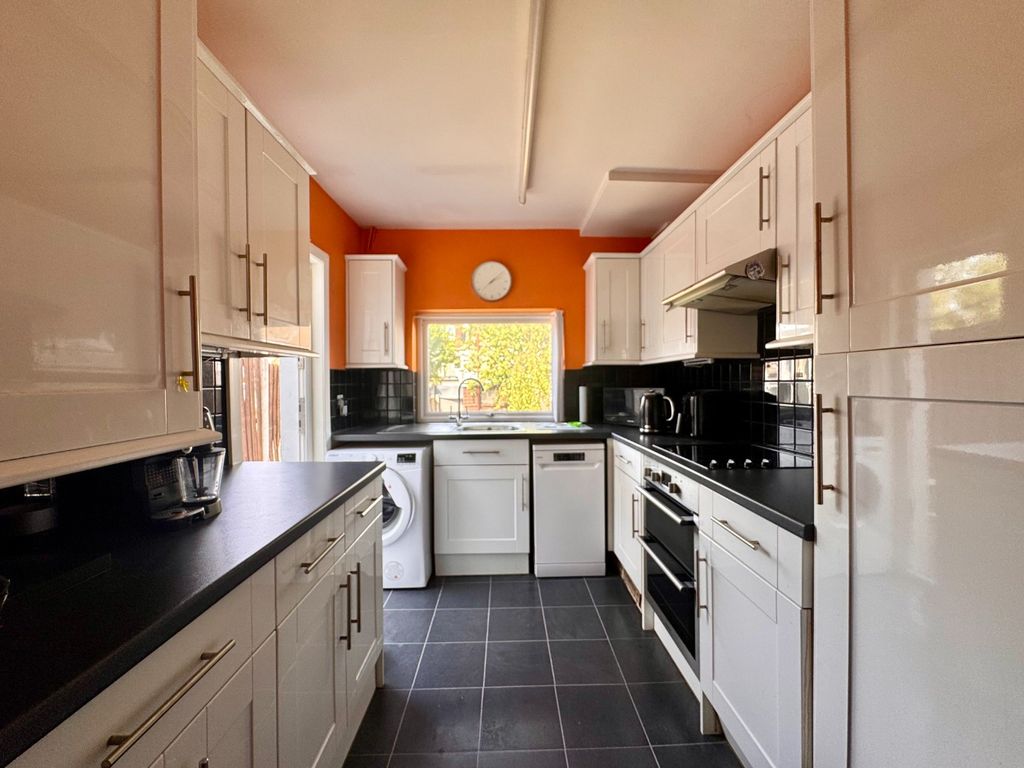 Property photo 2 of 11 4997934