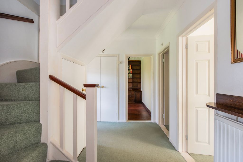 Property photo 3 of 35