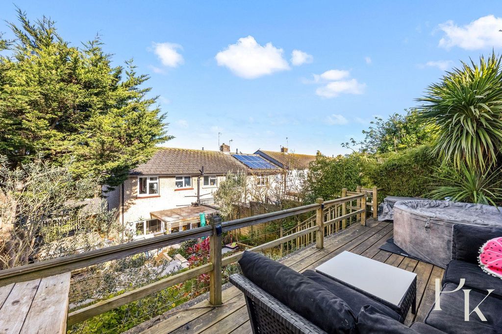 Property photo 3 of 23