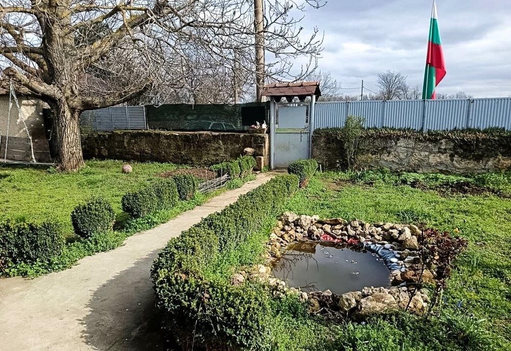 Property photo 3 of 12