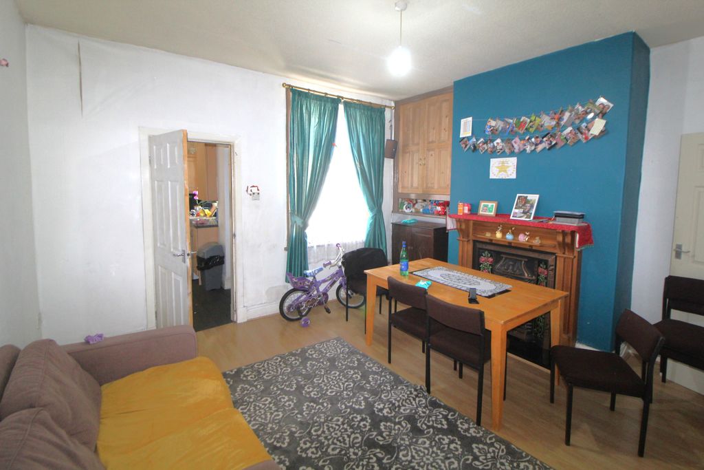 Property photo 3 of 7