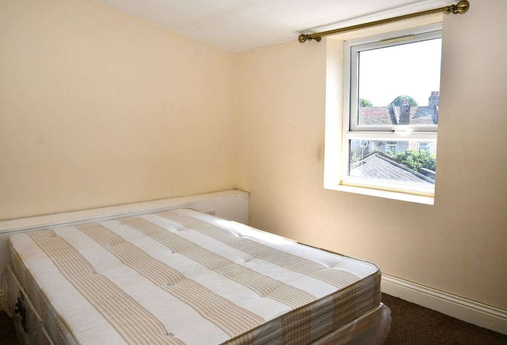 Property photo 3 of 7 2447883