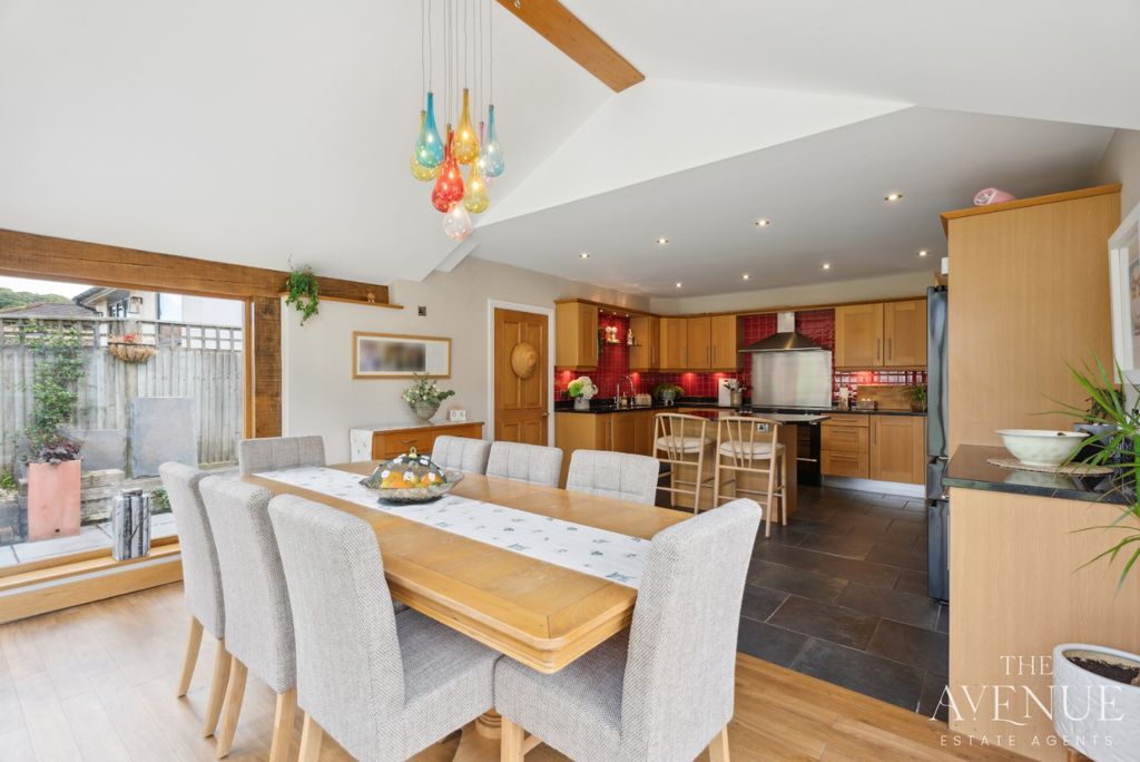 Property photo 2 of 17 4210785