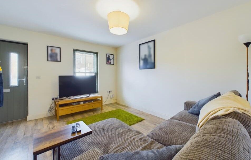 Property photo 2 of 9 Photo 1