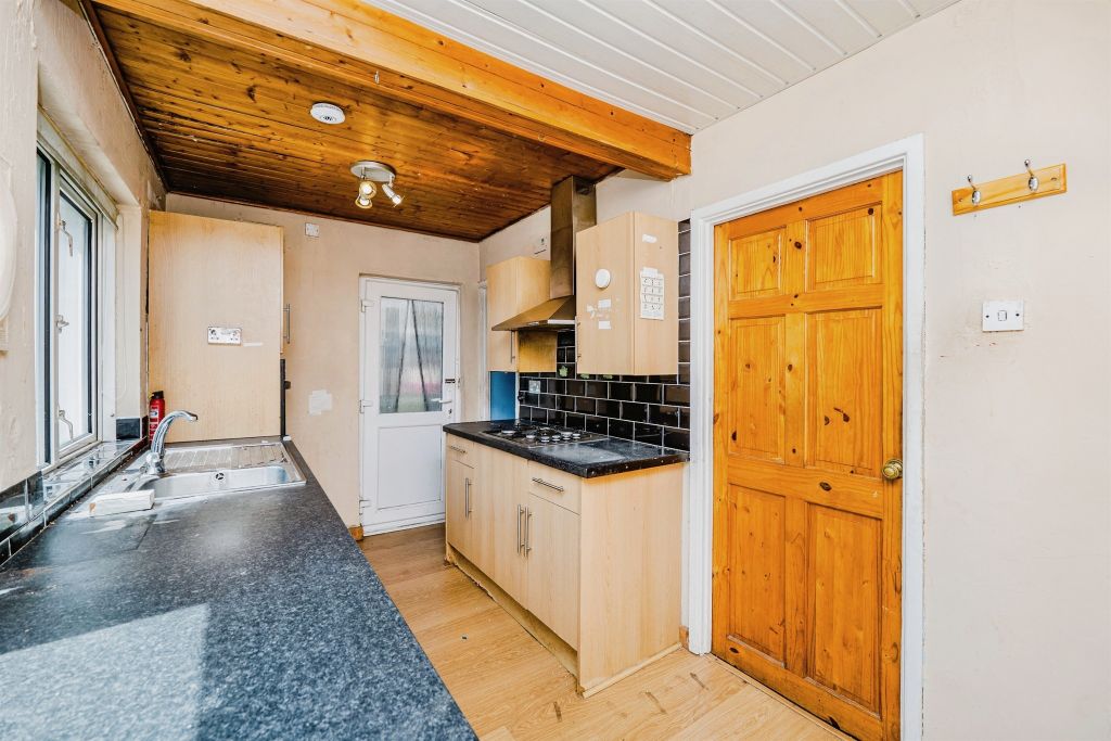 Property photo 2 of 20