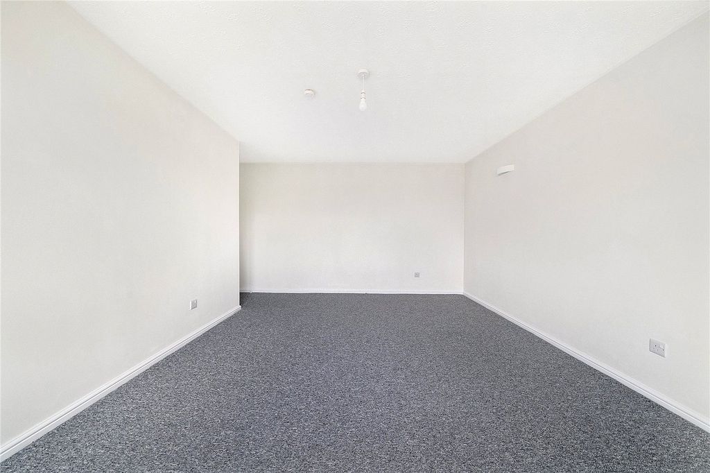 Property photo 3 of 12 Picture No. 06