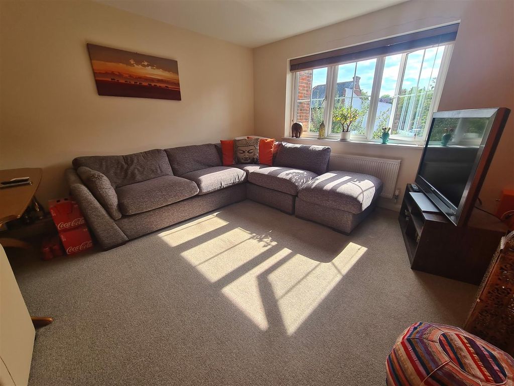 Property photo 2 of 6