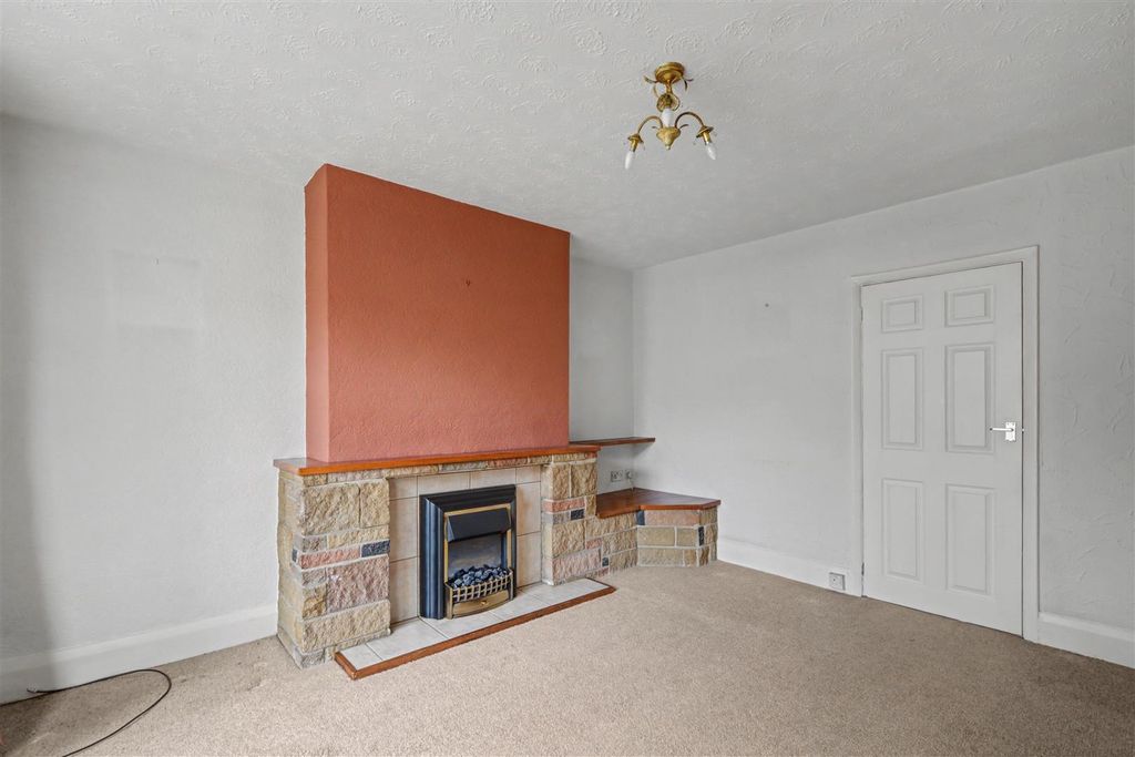 Property photo 3 of 18 Lounge_1.Jpeg