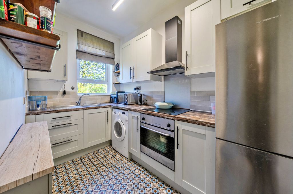 Property photo 3 of 12 1451671-1-69F1d93...