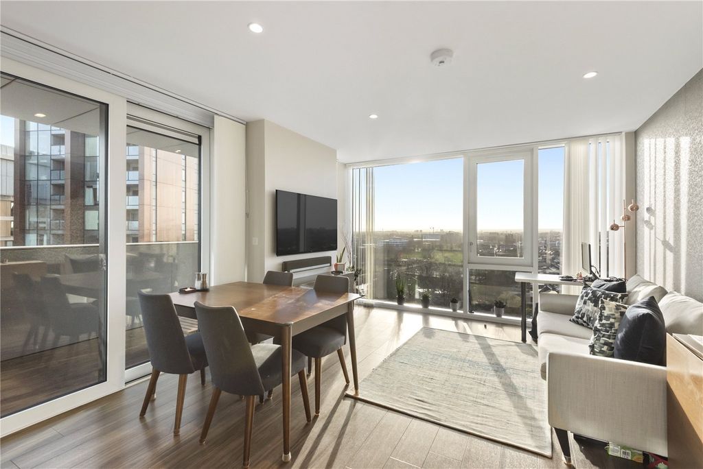 Property photo 1 of 15 Reception