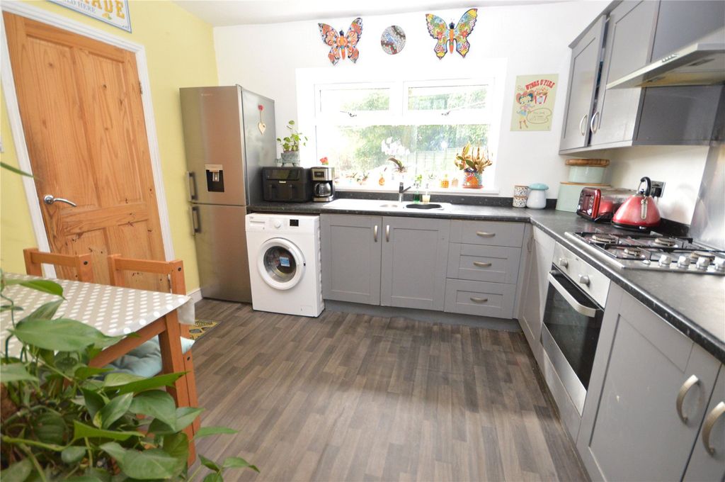 Property photo 2 of 12 Picture No. 06