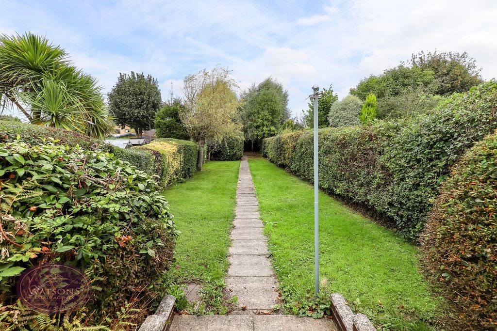 Property photo 2 of 22