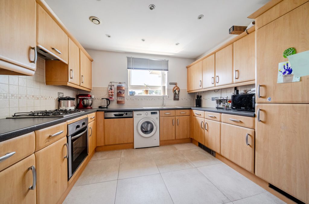 Property photo 3 of 20 1482974-12-6A3Bfd...