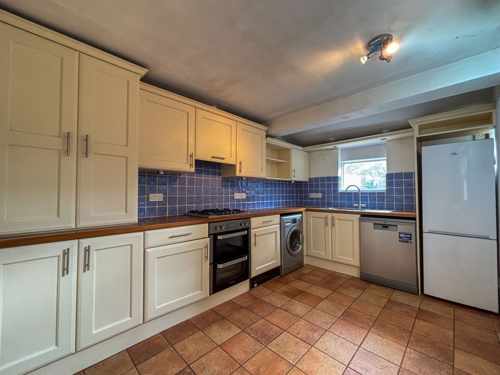 Property photo 2 of 28 Kitchen