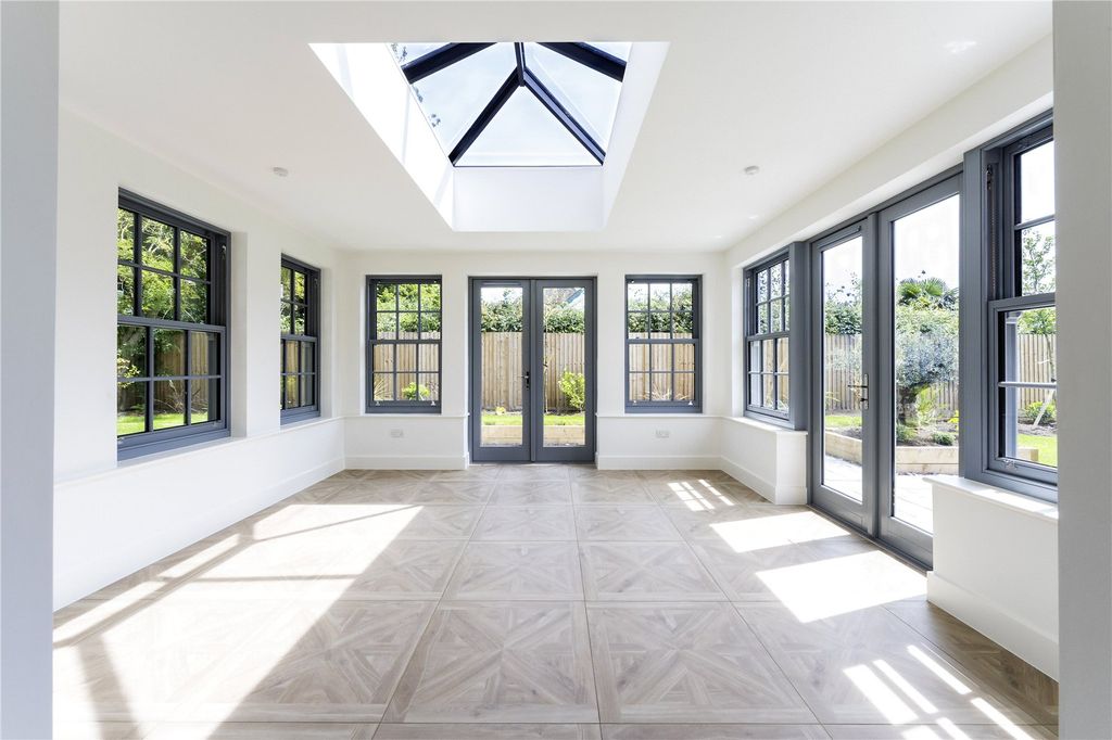 Property photo 3 of 33 Orangery