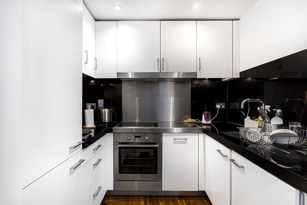 Property photo 3 of 14 Kitchen