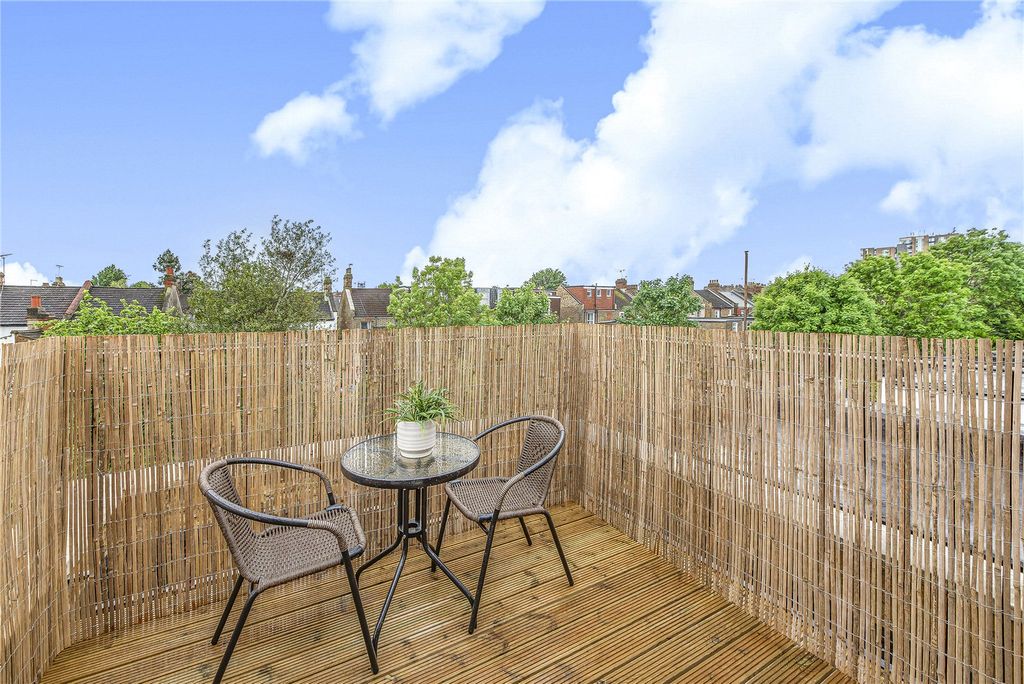 Property photo 2 of 19 Picture No. 02
