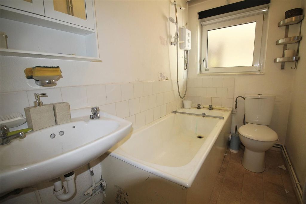 Property photo 1 of 5