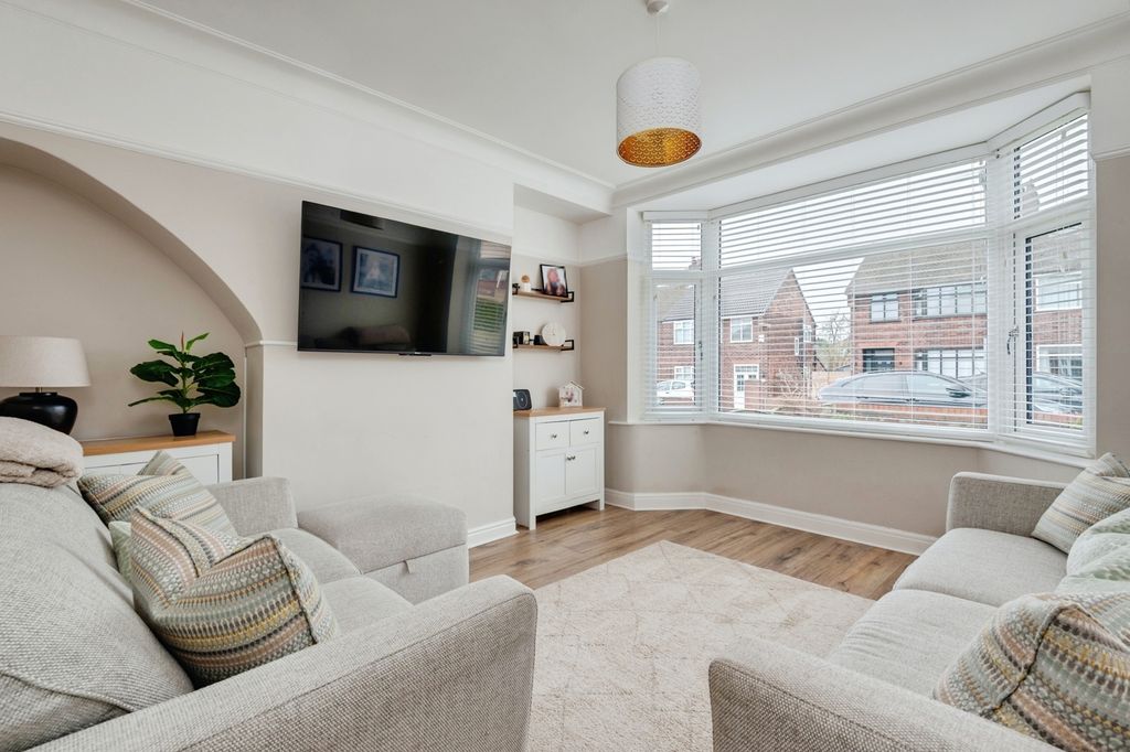 Property photo 2 of 19 Pbox-Img.Jpg